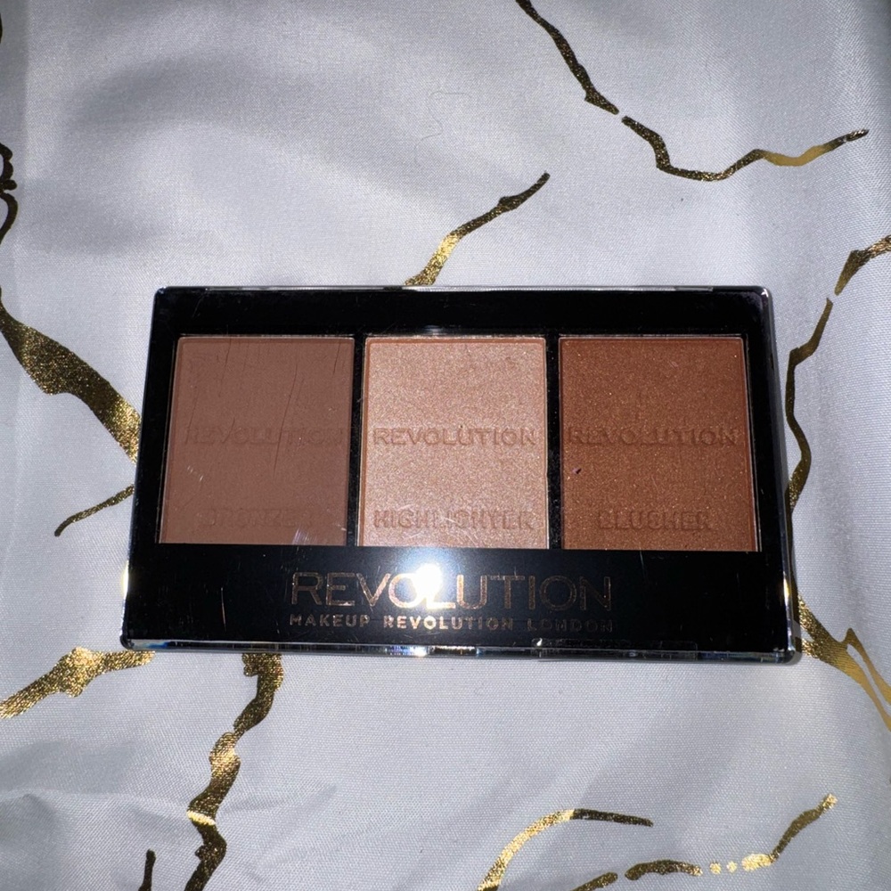 Revolution Makeup Highlighter Palette - Brown and Copper
